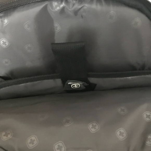 🔥5 ⭐️/JUST IN🔥 Unisex Swiss Gear Backpack - Picture 6 of 8